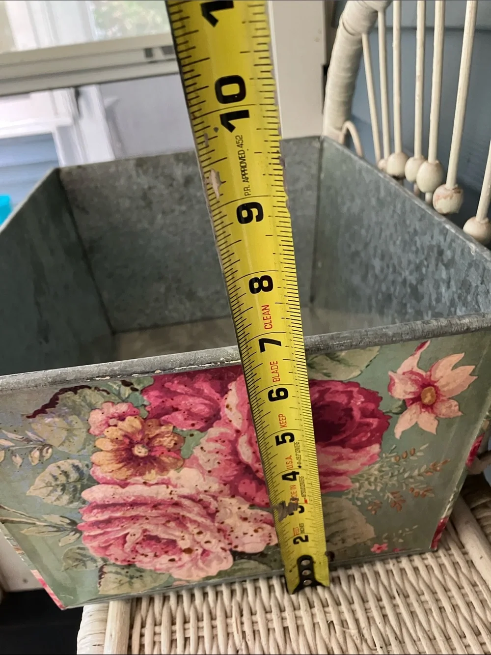 Floral Rose Metal Planter Box in Green and Pink